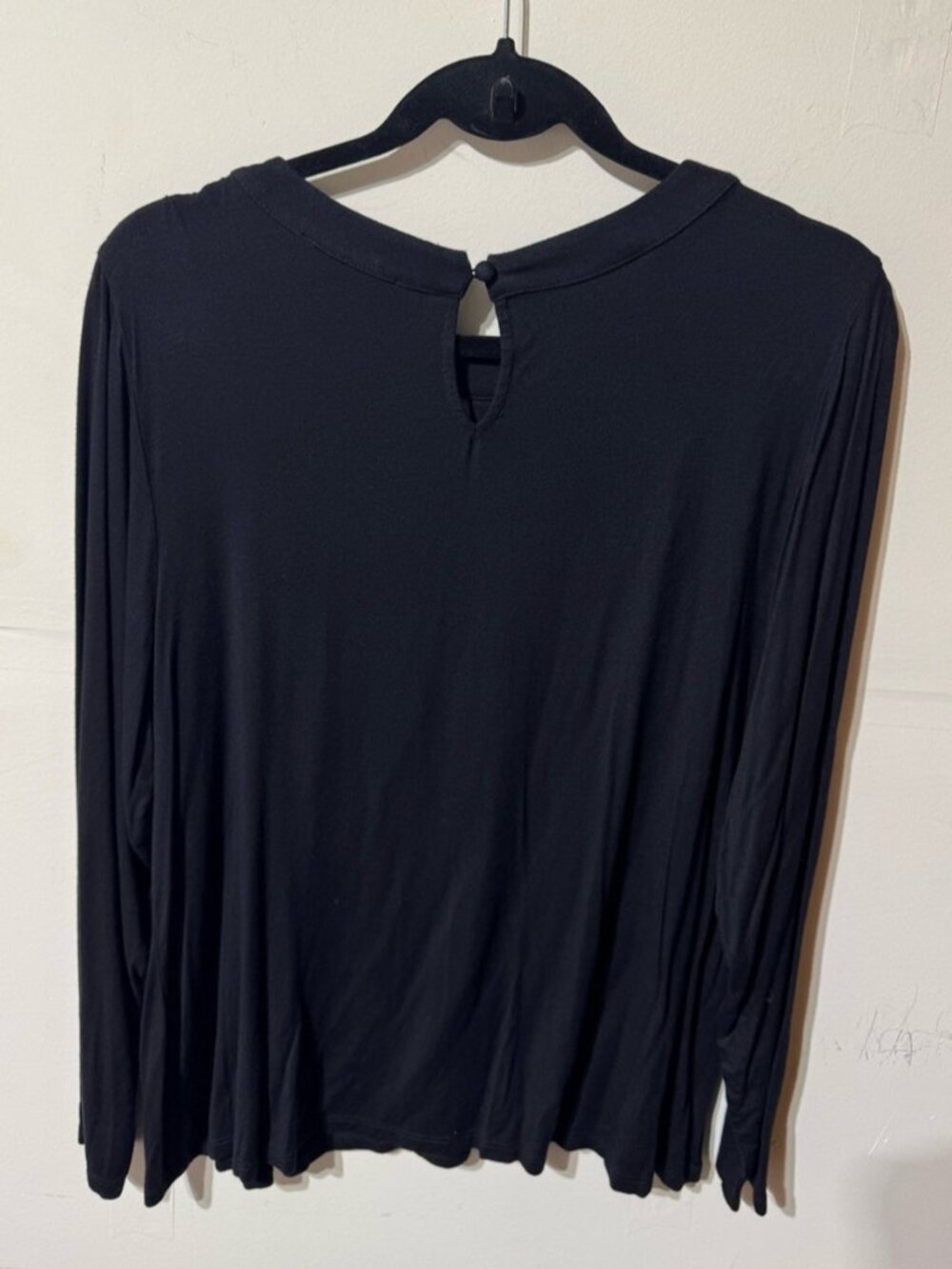 Black Cut Out Top - Picture 2 of 2